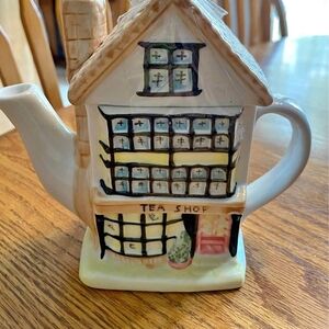Vintage Cottage Teapot - Cream and Brown